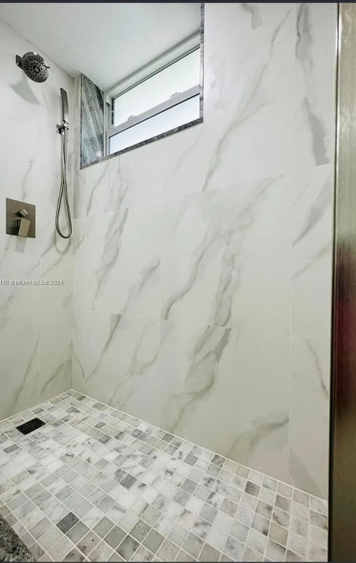 Building Photo - 1333 E Hallandale Beach Blvd