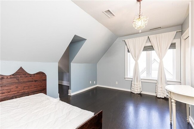 Building Photo - 1022 Reeder Cir NE