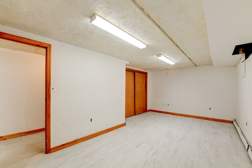 Building Photo - 71 Carmer Ave