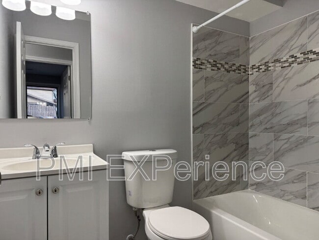 Building Photo - 10114 Scotch Hill Dr