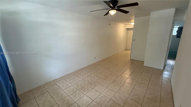Building Photo - 4940 SW 28th Terrace