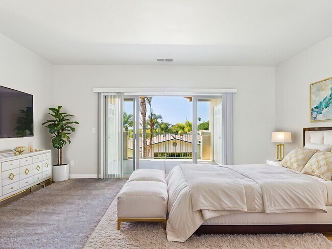 Building Photo - NEW NEW NEW remodeled -3bedroom/3bath Town...
