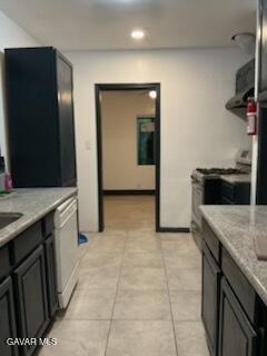 Building Photo - 44221 Foxton Ave