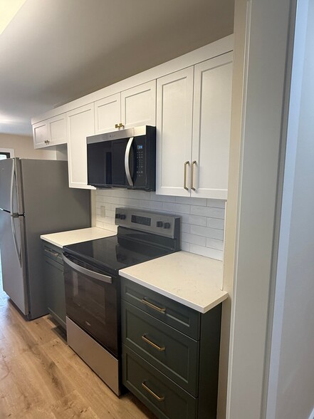 Building Photo - 2405 Farmstead St