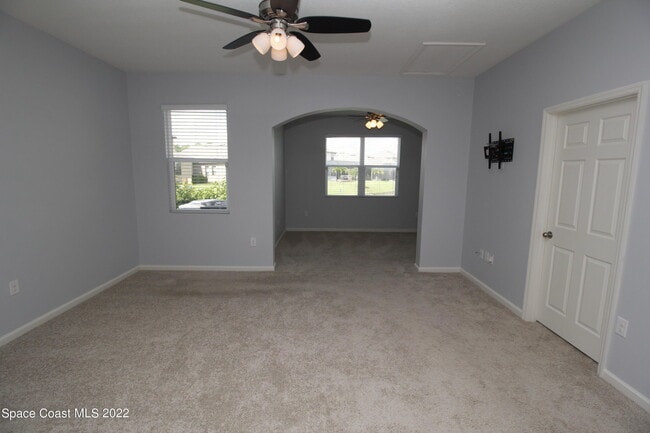 Building Photo - 884 Musgrass Cir