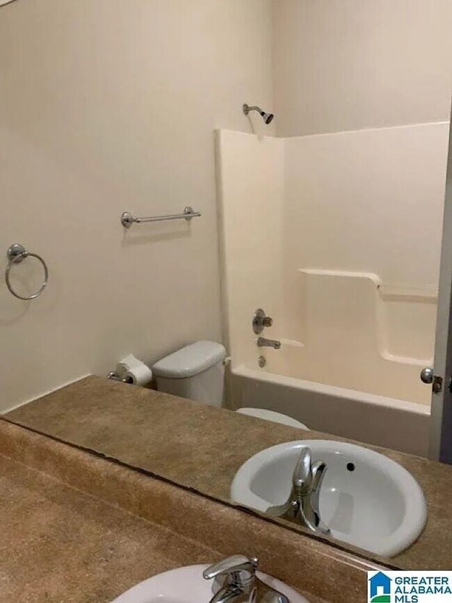Building Photo - Charming 3BR House in Birmingham