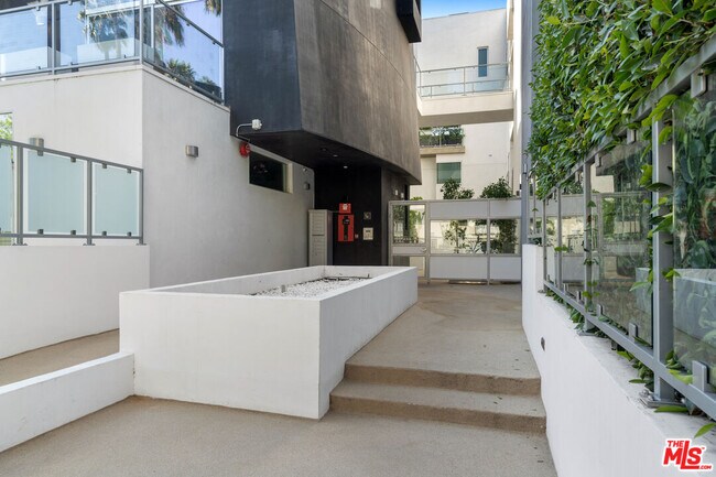 Building Photo - 507 Orlando Ave