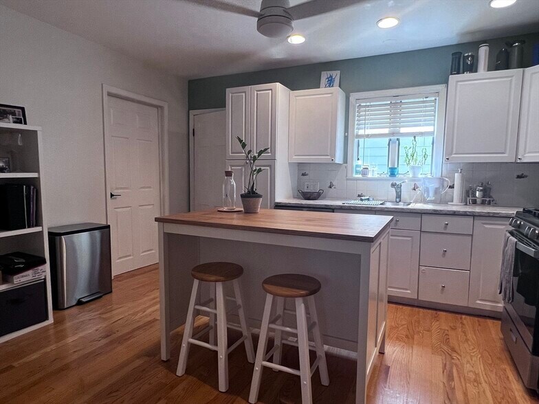 Building Photo - 7 Richardson Ter