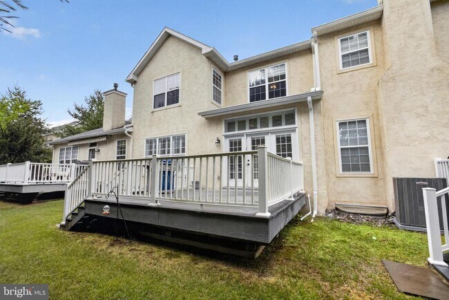 Building Photo - 16 Oak Leaf Ln
