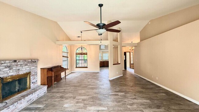 Building Photo - 5948 W Crowley Ave