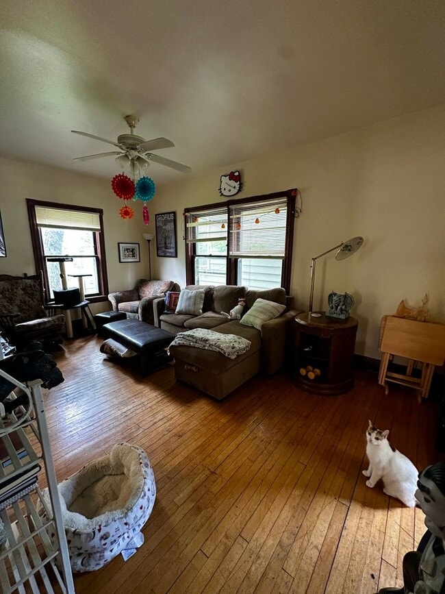 Building Photo - Spacious 5BR/2.5BA Home in Madison - Avail...