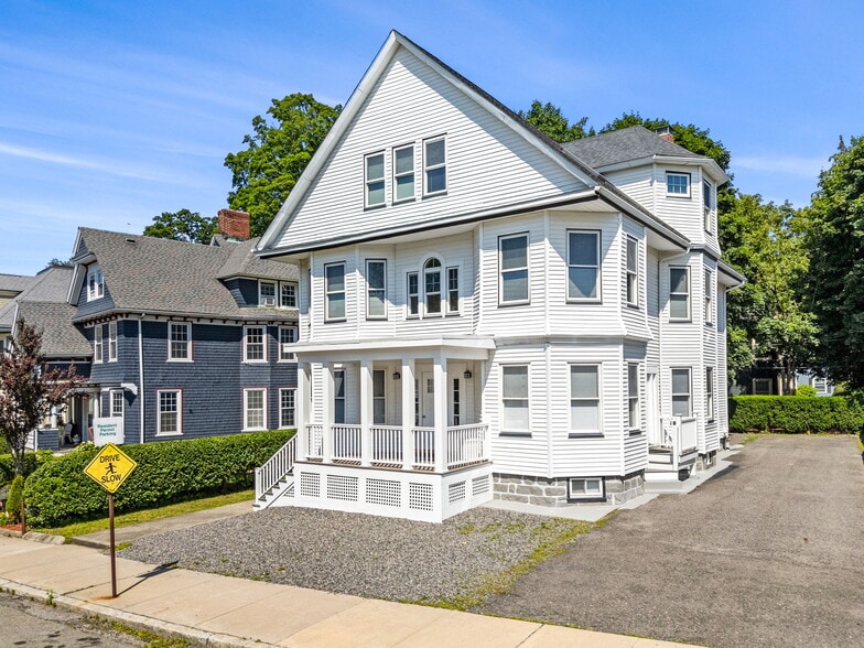 Building Photo - 24 Bentley St