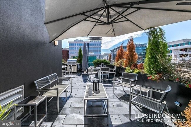 Building Photo - 809 6th St NW