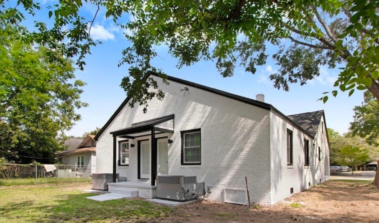 Building Photo - 910 E Mulberry St