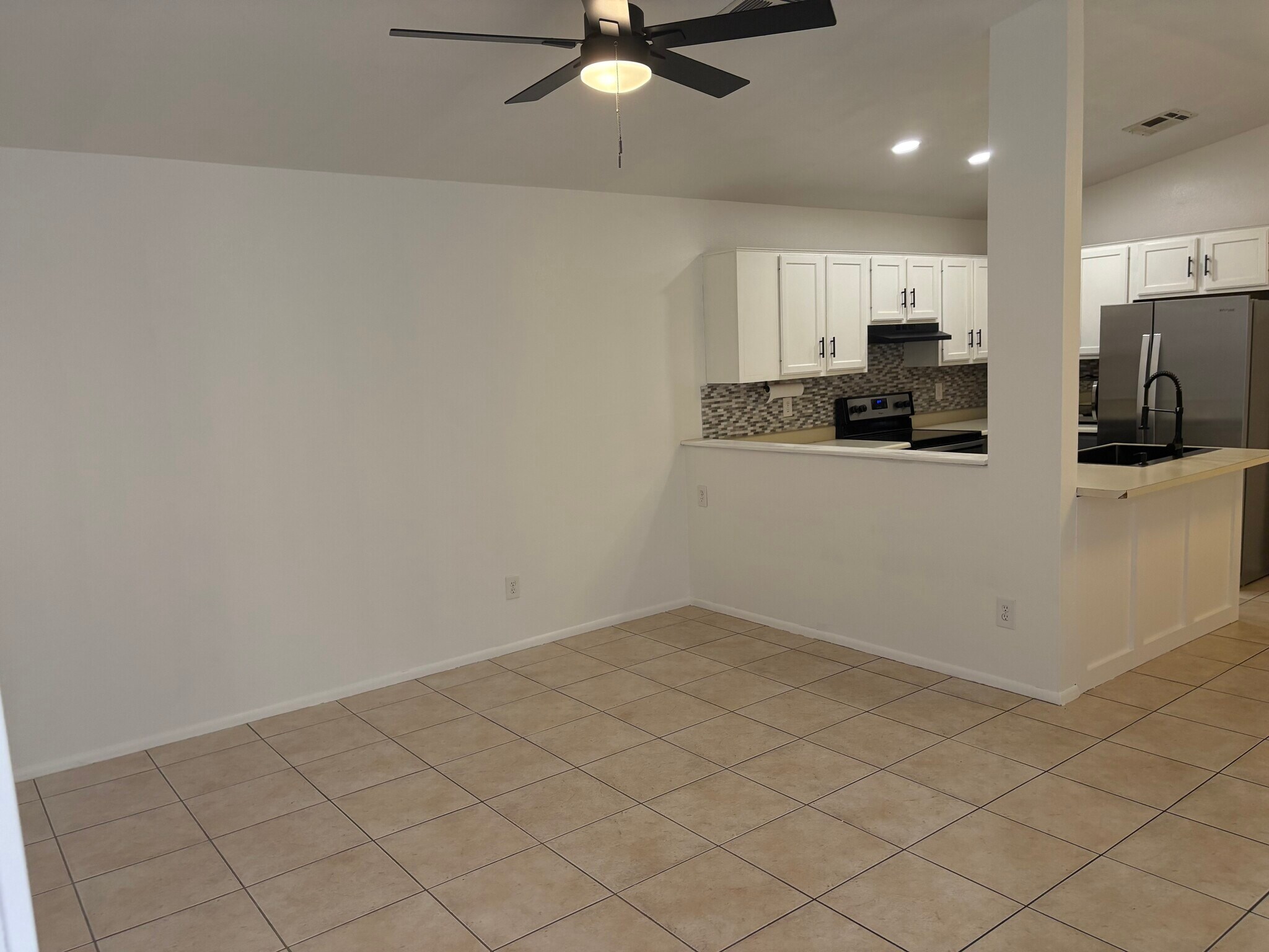 Building Photo - 16043 S Spartan St