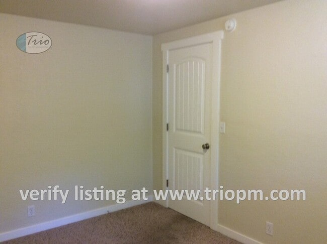 Building Photo - 195 E. 39th. Avenue