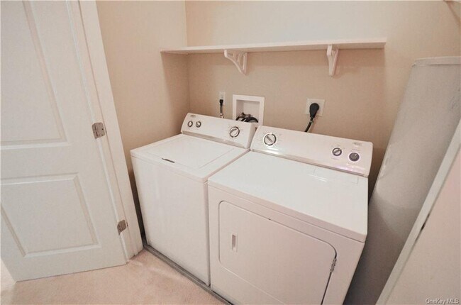 Building Photo - 104 Canter Ct