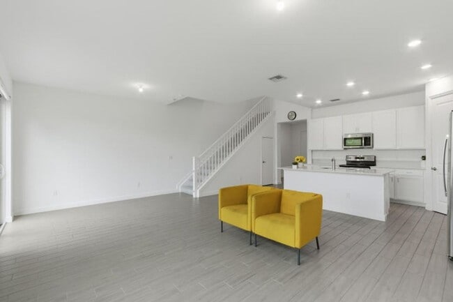 Building Photo - 4874 Navali Dr