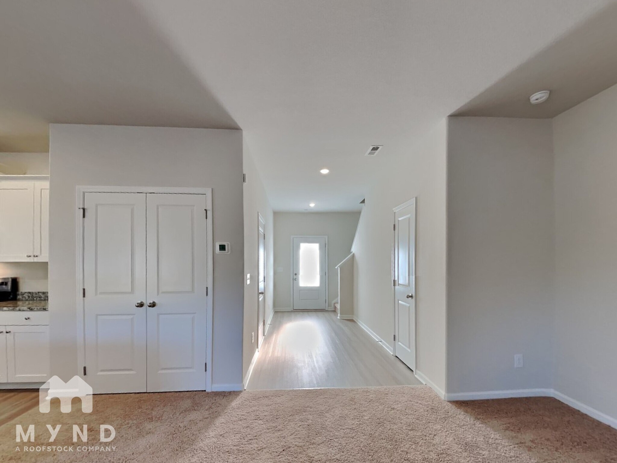 Building Photo - 160 New Villas St