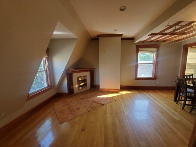 Building Photo - 2BD 2 Bath With Loft in Cambridge Central ...