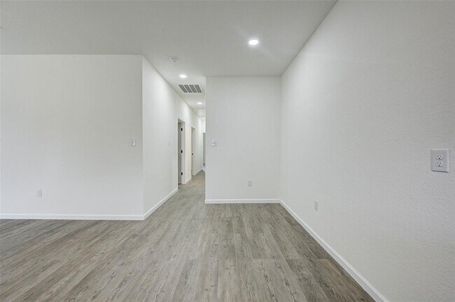 Building Photo - 319 N Carolina St