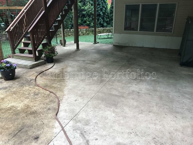 Building Photo - 320 Waltham St