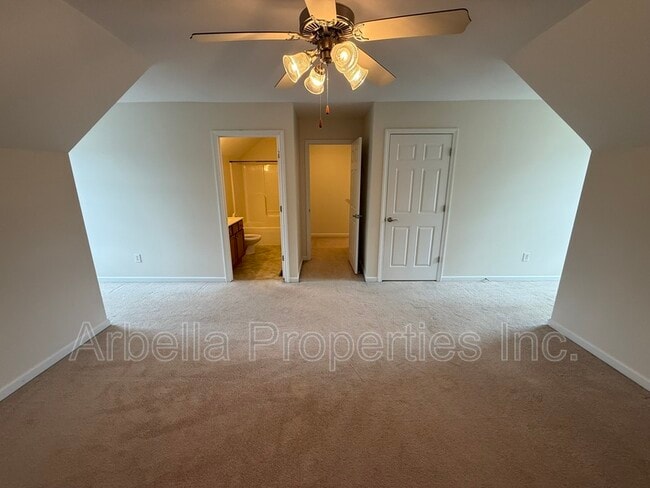 Building Photo - 1309 Kensington Place