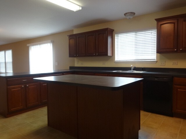 Building Photo - 24112 Cedar Creek Ct