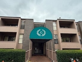 Building Photo - 34 Shrewsbury Green Dr