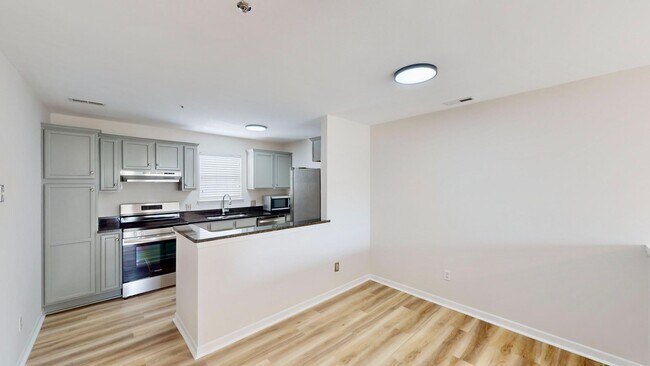 Building Photo - 525 Olmsted Park Pl