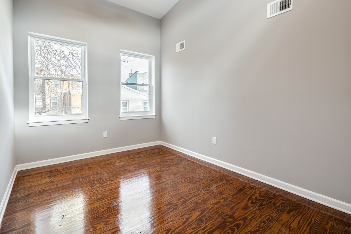 street face bedroom. tons of light! - 2049 E Arizona St