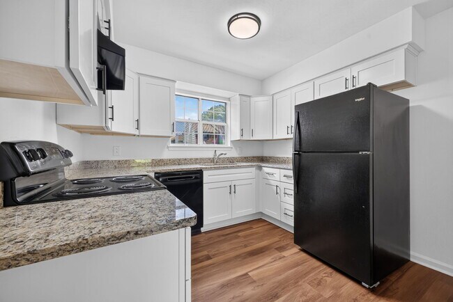 Building Photo - 1031 Still-Harbor Cir