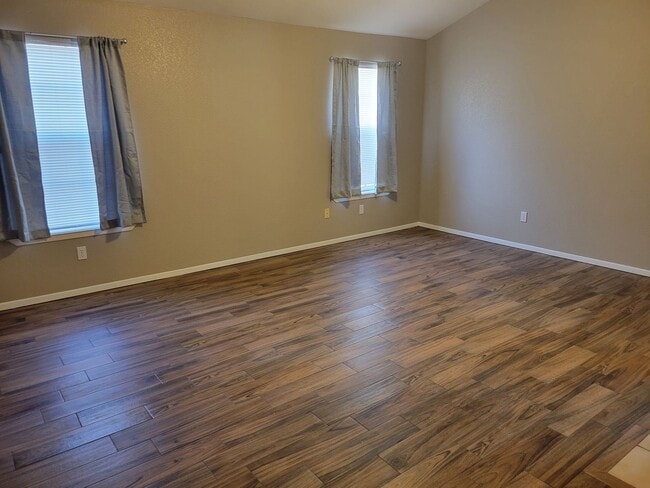 Building Photo - Beautiful 3 bedroom/2 Bath Home!