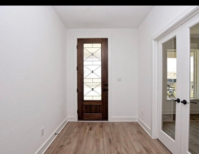 Building Photo - 920 Ray Berglund Blvd