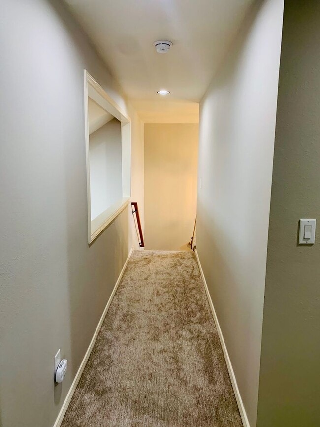 Building Photo - 4-Bedroom Single-Family Home on Quiet Cul-de-Sac