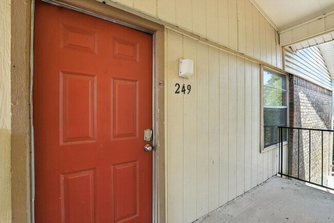 Building Photo - 2007 Teasley Ln