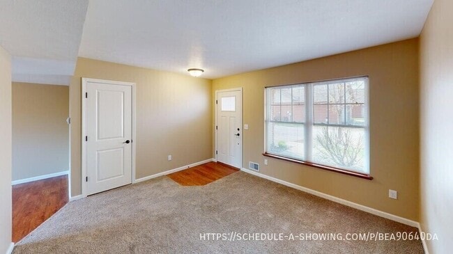 Building Photo - 1706 N Creek Cir