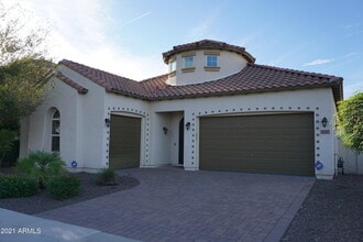 Building Photo - 4287 E Yellowstone Pl