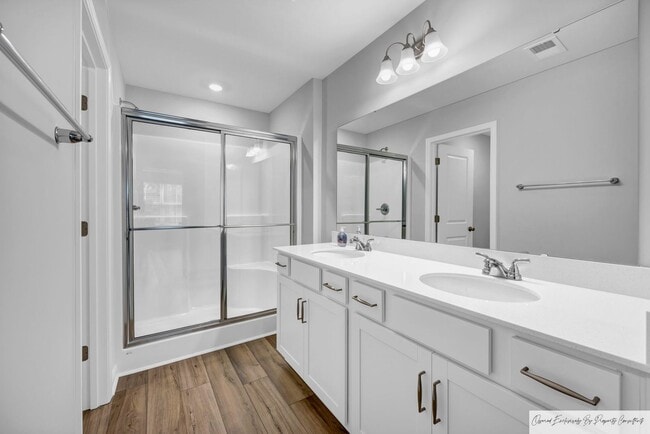 Building Photo - MODERN 3 BEDROOM IN LEXINGTON'S MURRAY VILLAGE