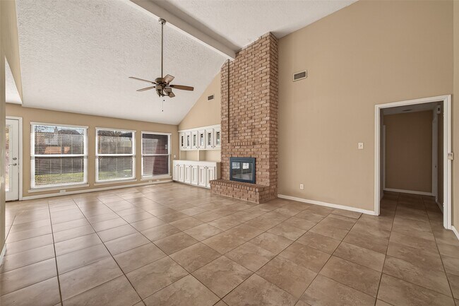 Building Photo - 14703 Stanbridge Dr