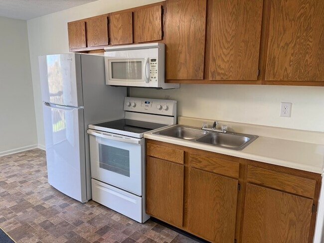 Building Photo - 419 Gibson Ln