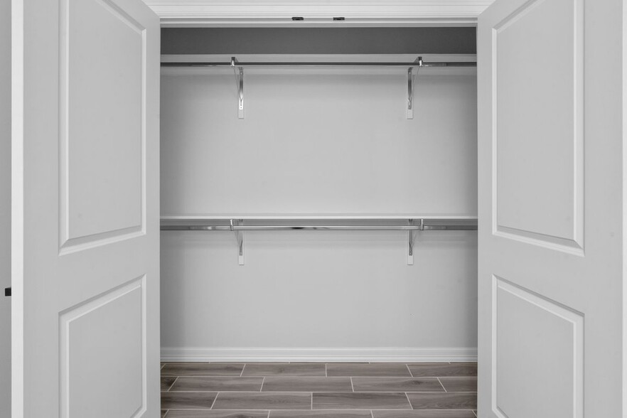 Building Photo - 504 N Onyx Ave