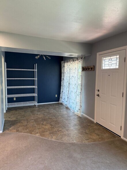 Building Photo - 8776 Chase Dr