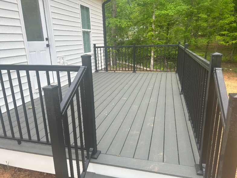 Building Photo - 144 N Coolwell Rd