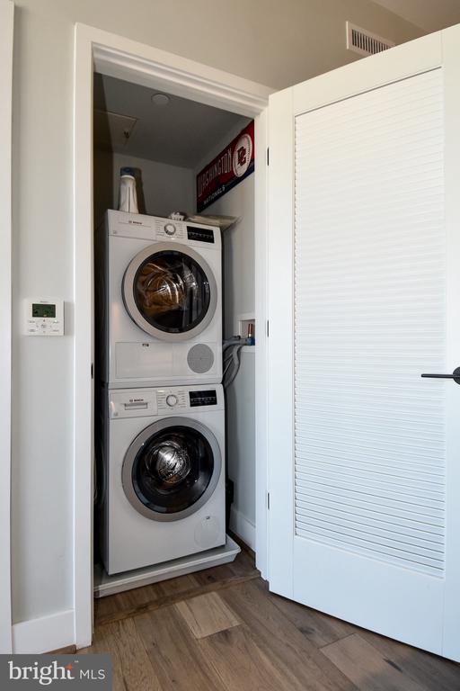 Building Photo - 1300 4th St SE