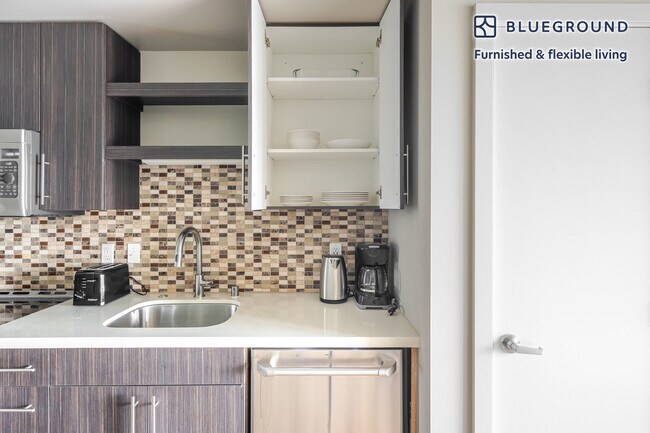 Building Photo - 101 Taylor Ave N