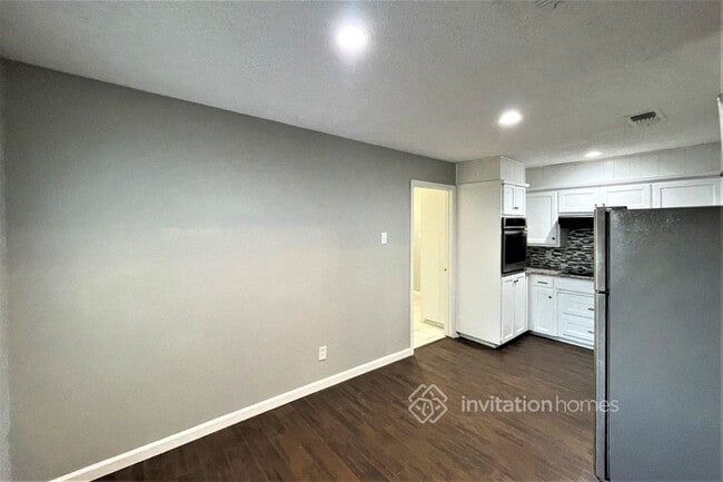 Building Photo - 713 Ridgewood Cir