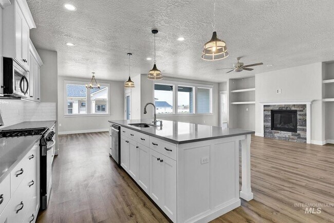 Building Photo - Immaculate Single-Level Home w/3-Car Garage
