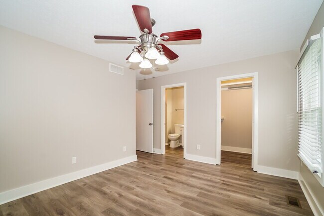 Building Photo - 4581 Dungannon Dr