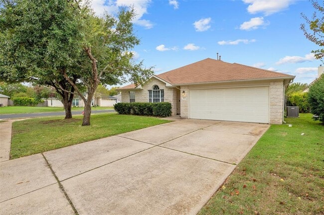 Building Photo - 1800 White Indigo Trail